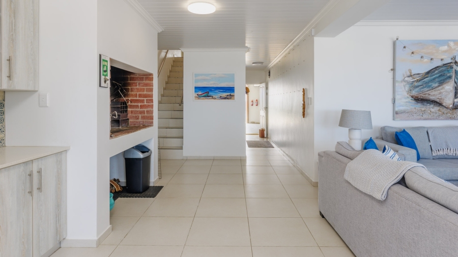4 Bedroom Property for Sale in Oceanview Heights Western Cape